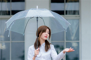 爱上海同城交友：＊＊Lost in the Memory of Old Shanghai Under Neon Lights＊＊